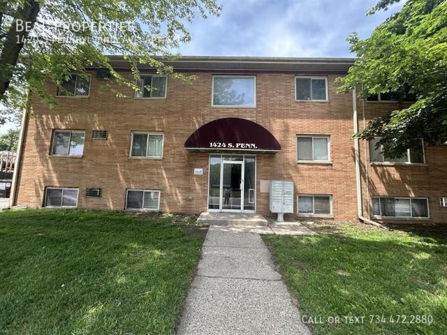 1420 S Pennsylvania Ave. Apt 1 bed, 1 full bath