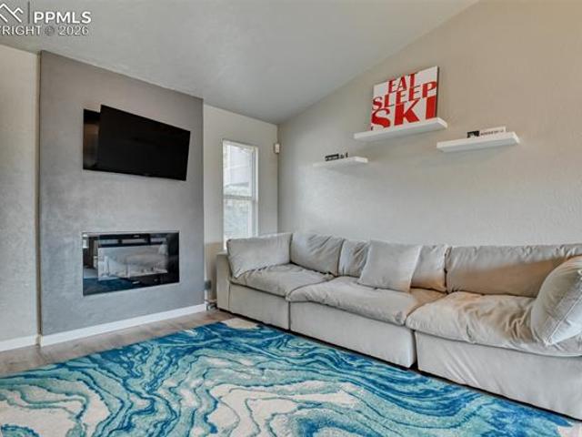 1420 Territory Trail
