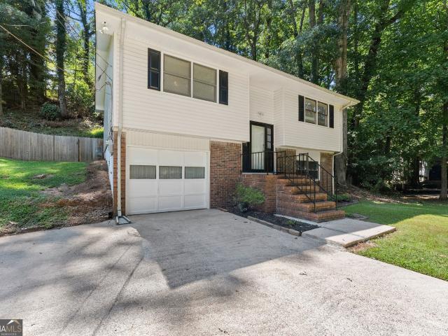 1421 Northwood Circle NE