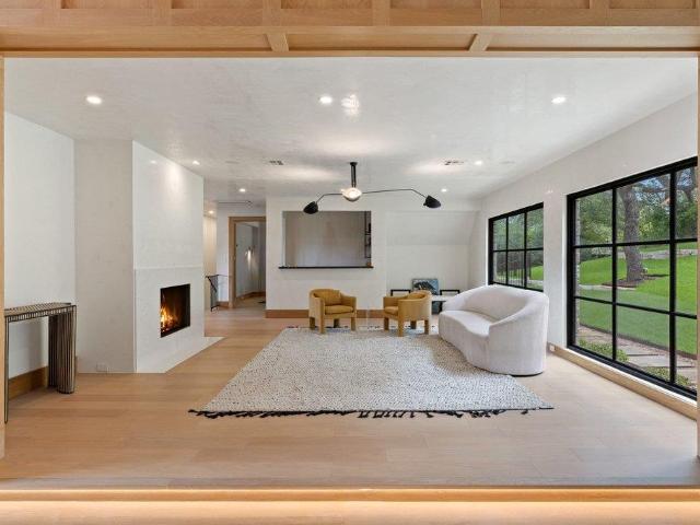 1421 Circle Ridge Dr