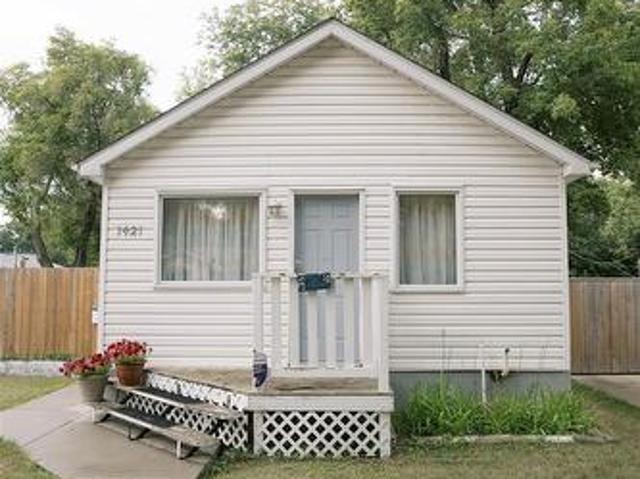 1421 H Avenue N, Saskatoon, SK, S7L 2E5 house for sale | Listing ID SK045258 | Royal LePage