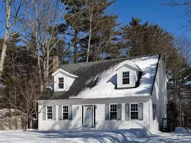 1421 Princess Crescent, Coldbrook, NS, B4R 1B2 house for sal.
