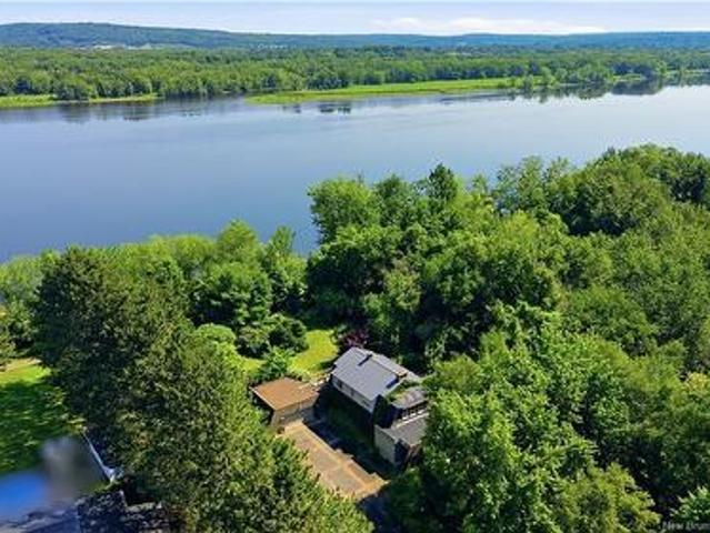 1421 Woodstock Rd, Fredericton, NB, E3C 1P2 house for sale | Listing ID NB142930 | Royal LePage