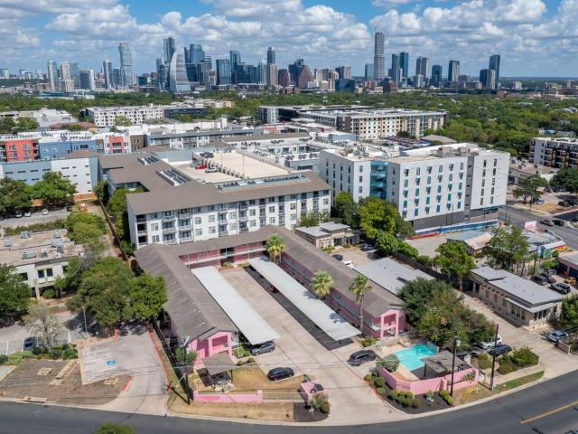 1422 Collier St # 105