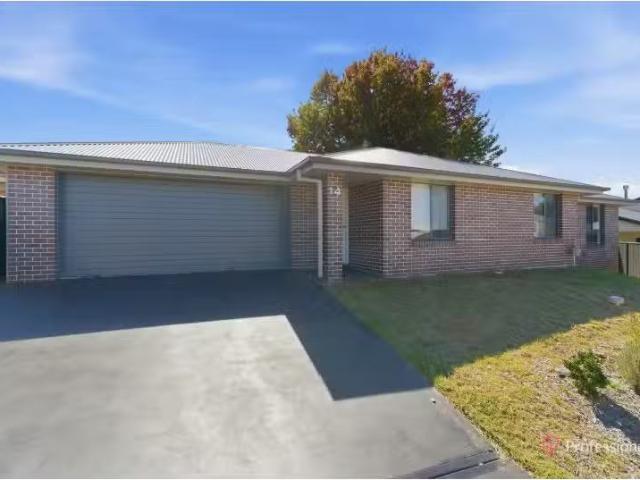 14/22 Freeman Crescent, Armidale Townhouse for rent Listed by.