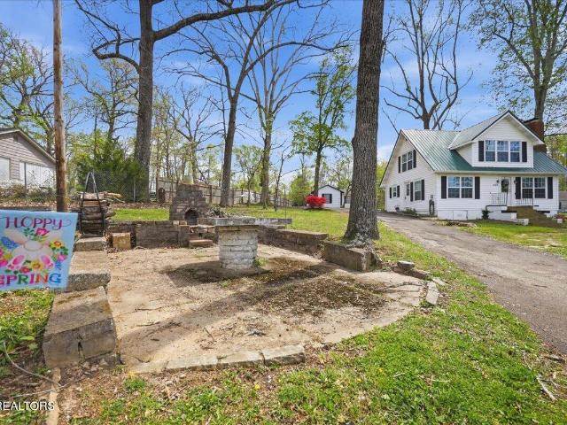 1422 Tipton Station Rd