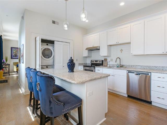 1423 N Claiborne Avenue # B