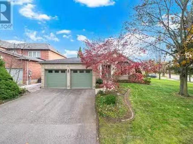1423 Ravensmoor Crescent, Mississauga, ON, L5M 3L1 house for.