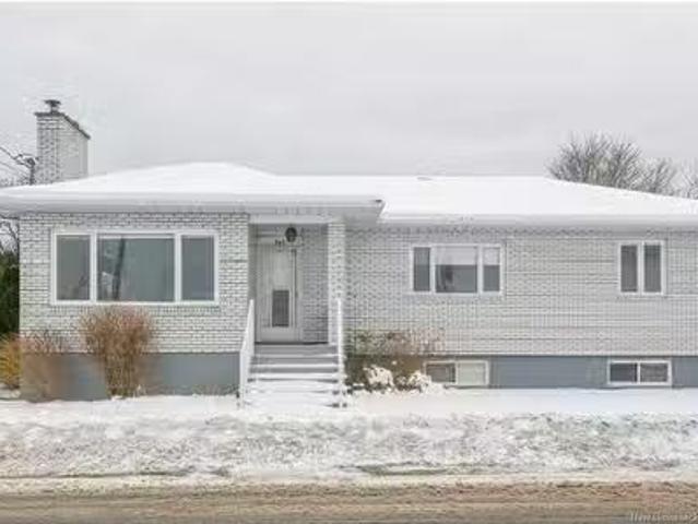 142 4E St, Shippagan, NB, E8S 2J8 house for sale Listing ID.