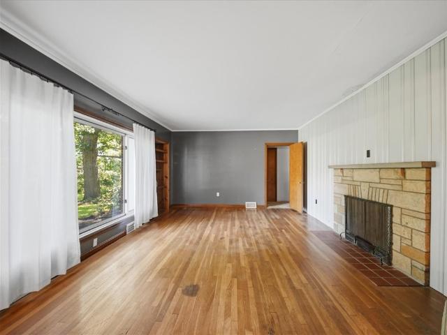 142 Center Grange Rd
