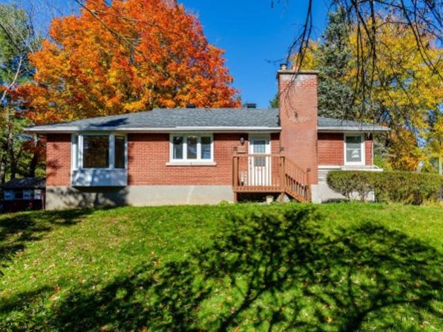 142 Av. Madsen, Beaconsfield, QC, H9W 4V1 house for sale | Listing ID 27325 | Royal LePage