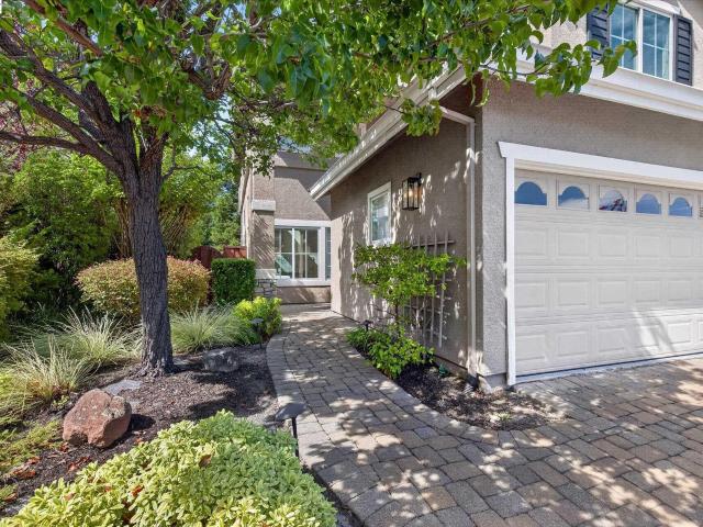 142 Blackstone Dr