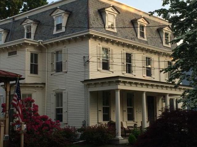 142 E Oak Avenue