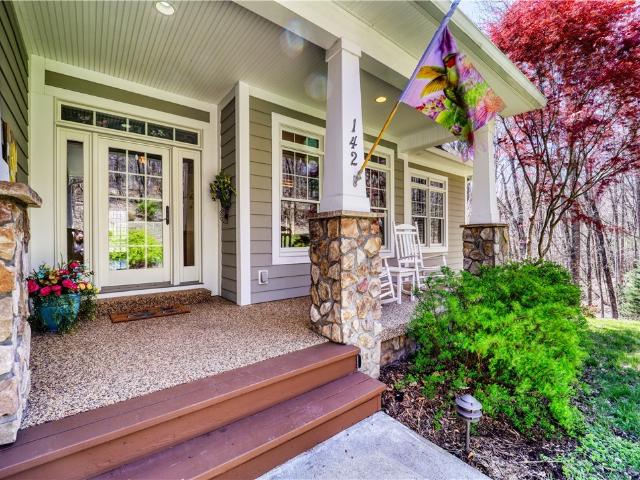 142 Fairway Oaks Drive