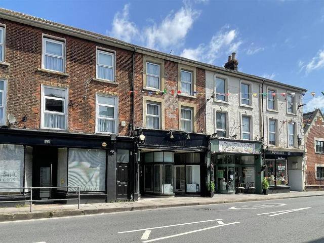 142 Fisherton Street, Salisbury SP2 1 bed flat to rent £875 pcm £202 pw