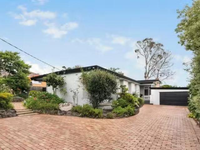 142 Hill Road, Balwyn North VIC 3104 House Auction
