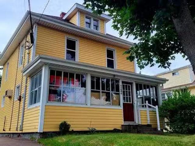 142 Longworth, Charlottetown, PE, C1A 5B3 commercial for sal.