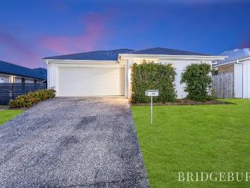 142 Mapleton Drive, North Lakes