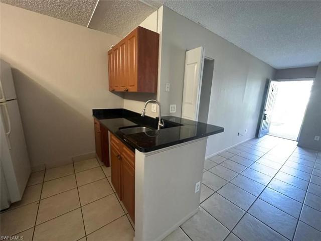142 N Santa Clara Dr Unit 16, Naples, US, FL