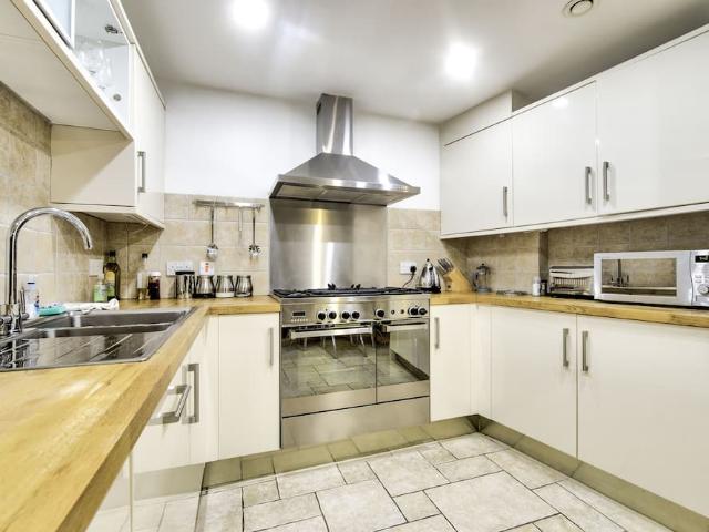 142 St Stephen Street | Studio apartment for rent #96501178 | Rentberry