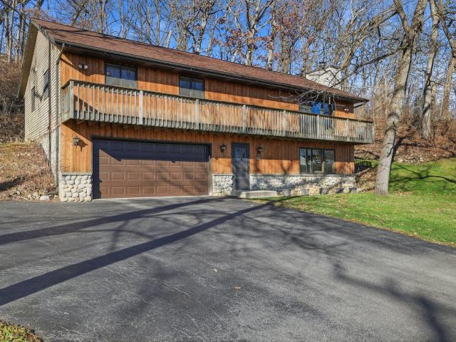 142 Riverside Dr