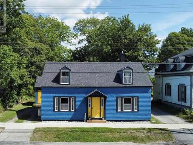 142 Water Street, Shelburne, NS, B0T 1W0 house for sale | Listing ID 202622 | Royal LePage