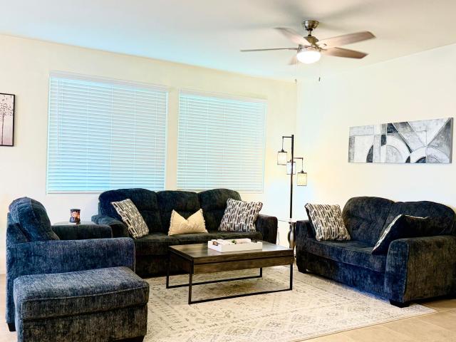 14344 w desert hollow drive