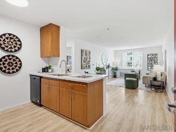 1435 India St 406