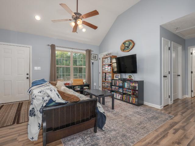 1435 Silver Creek Rd