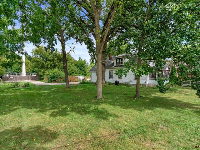 1436 E Racine Ave