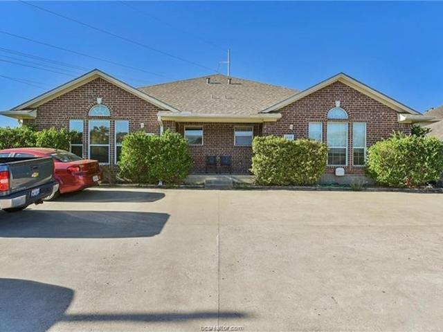 1436 1 Western Oaks Ct, Bryan, TX 77807
