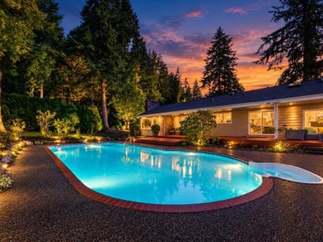1438 A Avenue, Surrey, BC, V4P 1R8 house for sale | Listing ID R3176 | Royal LePage