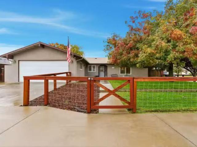 1438 INDIANAPOLIS AVE, CLOVIS, CA 93611