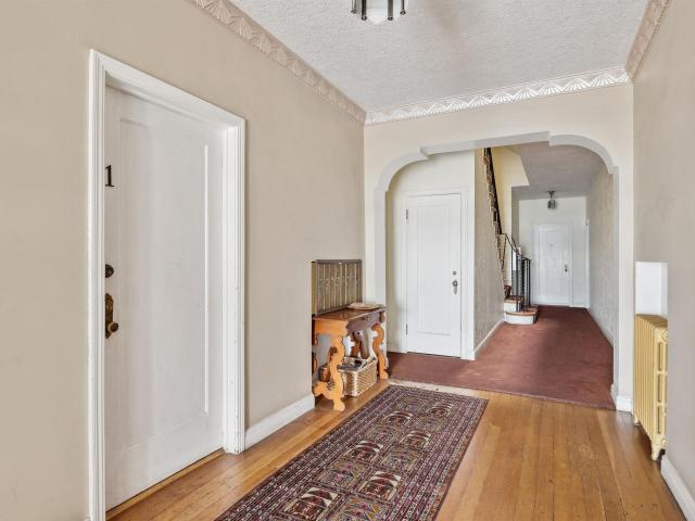 1438 Lakeshore Ave 6