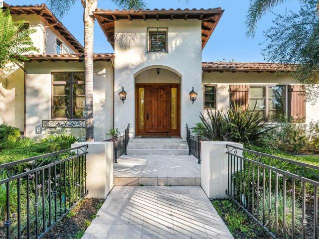 1439 Vine Ln