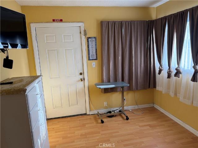 1439 W Kiama