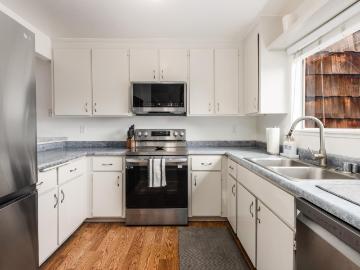 1430 Parkway Dr, Rohnert Park, CA 94928 | MLS #326008