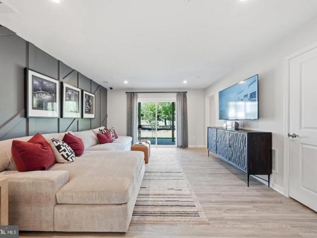 14310 Bronte Street