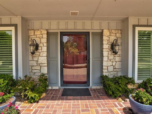 1433 Glenbrook Drive