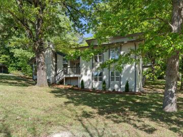 1433 Queen Anne Circle