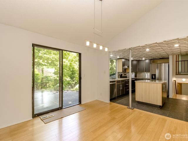 1433 rd Avenue NE