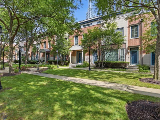 1433 S Prairie Avenue # H