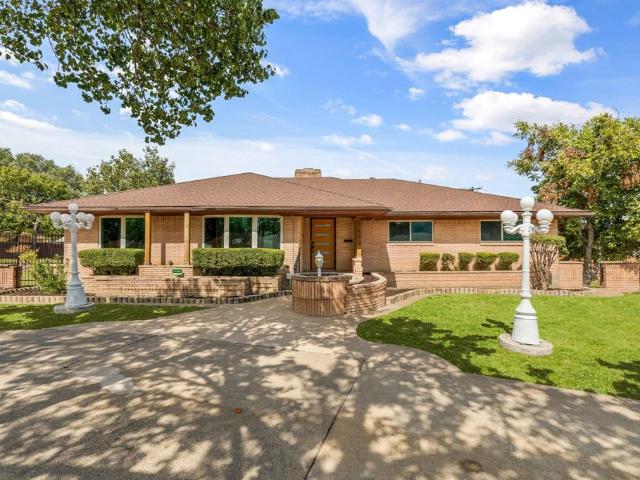 1433 W Red Bird Lane
