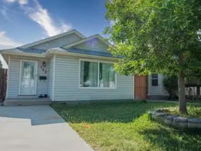 143 Castlegrove Road Ne, Calgary, AB, T3J 1S5 house for sale.