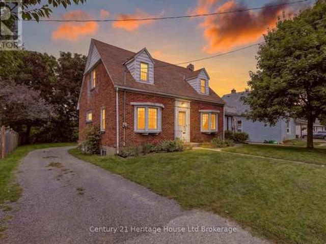 143 Charles Street E, Ingersoll South, ON, N5C 1J9 house for sale | Listing ID X13814 | Royal LePage