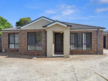 Melton South, Victoria - Parking, Equipped kitchen