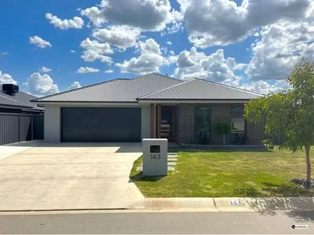 143 Birchgrove Crescent, Thurgoona House for rent Listed by P.
