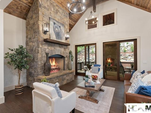 143 E Rochester Drive