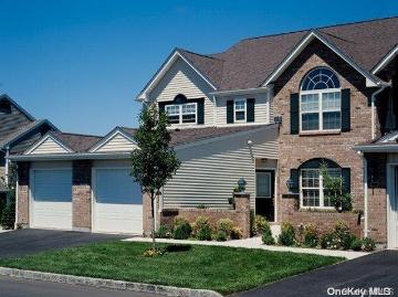143 Overlook Dr, Unit 143, Farmingville, NY 11738 | MLS #L3585