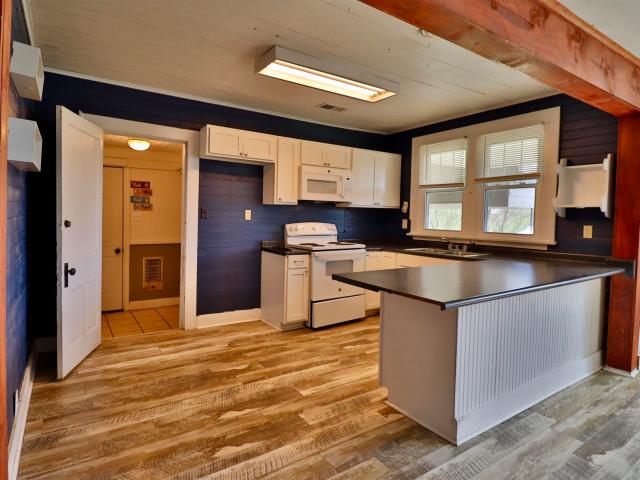 143 lake dr